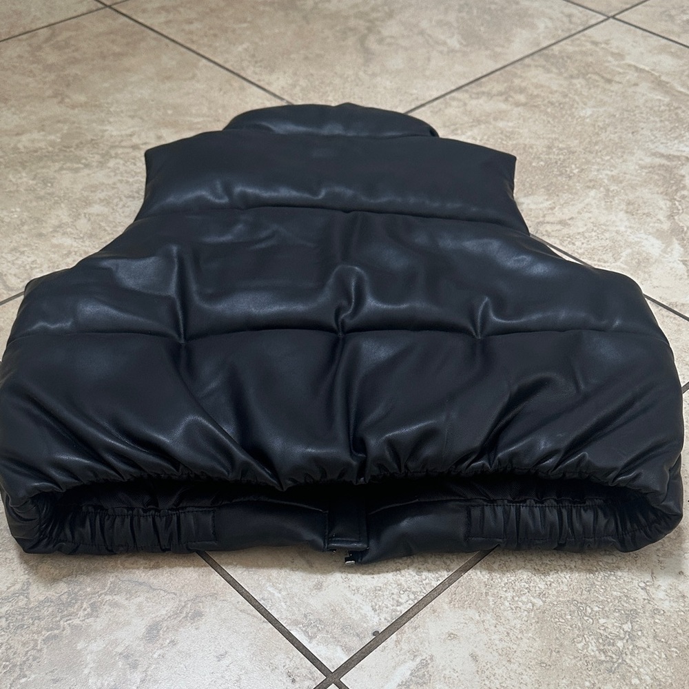 Banana Republic Black Vegan Faux Leather Puffer Vest - Picture 11 of 13